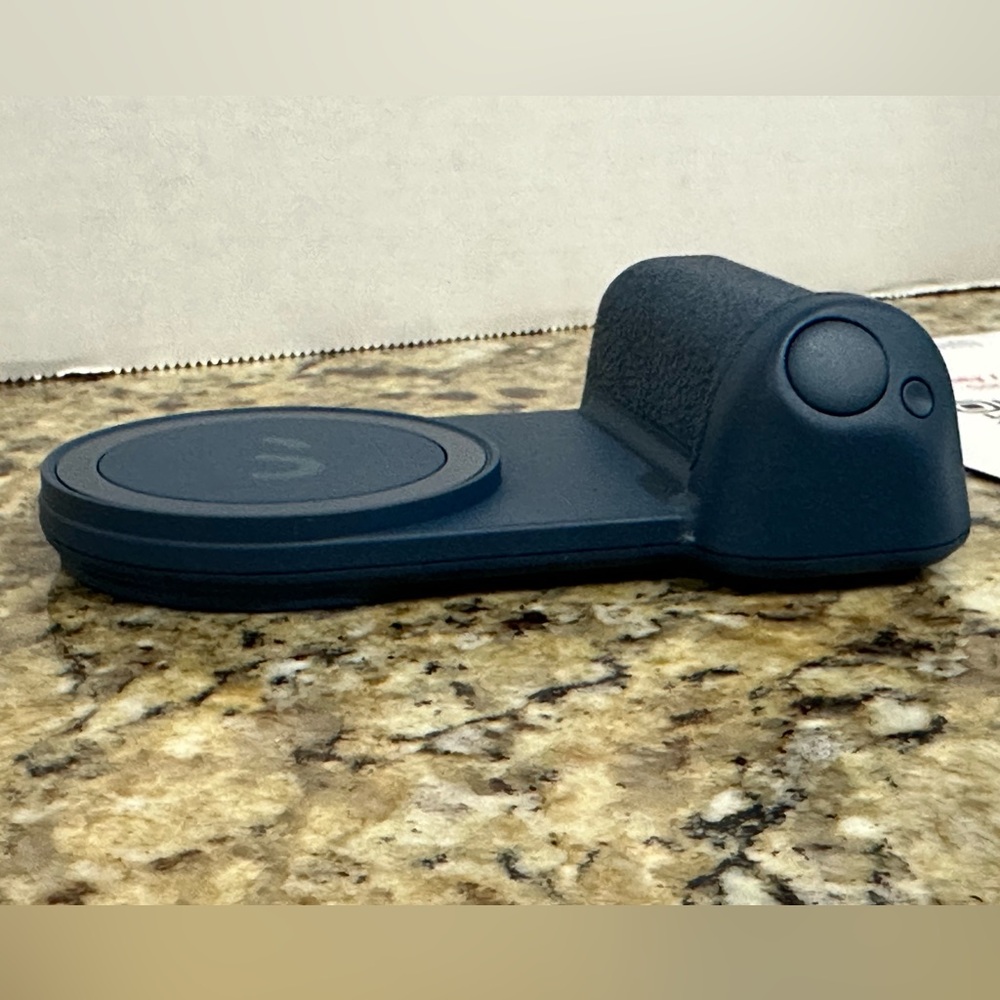 SnapGrip Magnetic Camera Grip - Black - Picture 5 of 6